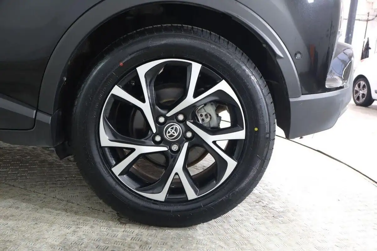 2021-toyota-c-hr-18-vvt-i-design-big-27