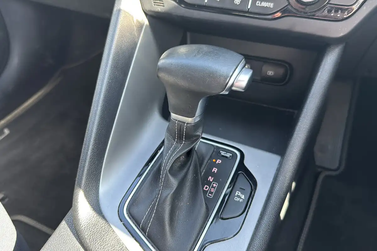 2022-kia-niro-16-gdi-2-139bhp-156kwh-big-12