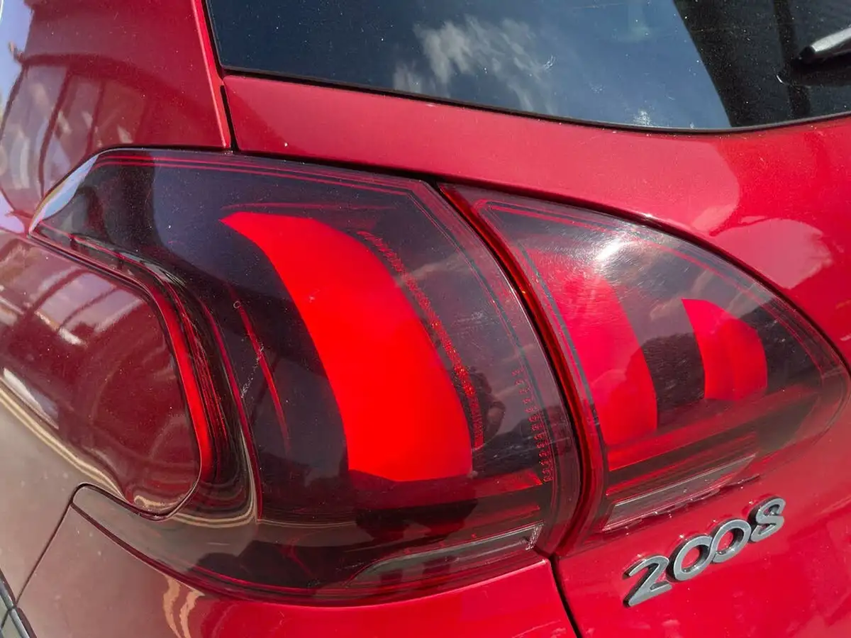 2019-peugeot-2008-suv-12-puretech-allure-82bhp-big-42