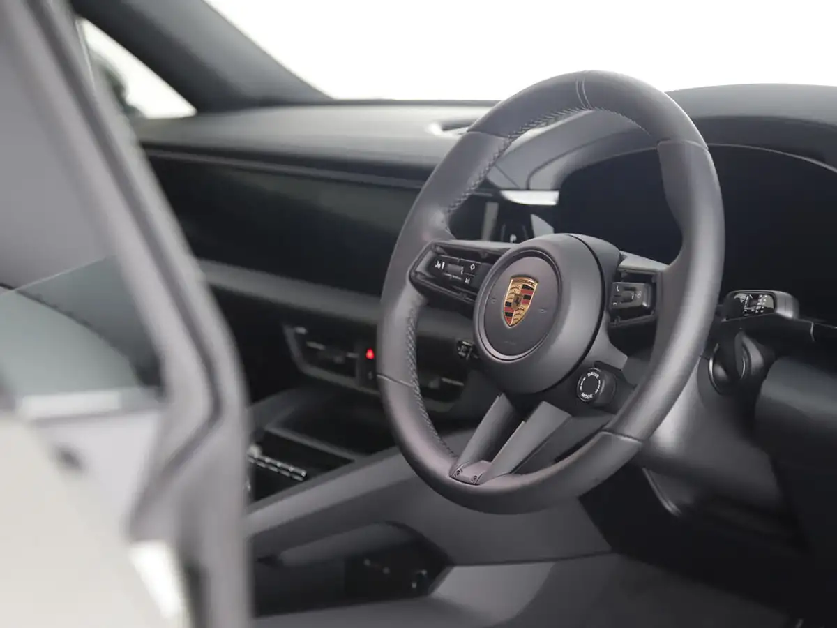 2025-porsche-macan-e-electric-big-9