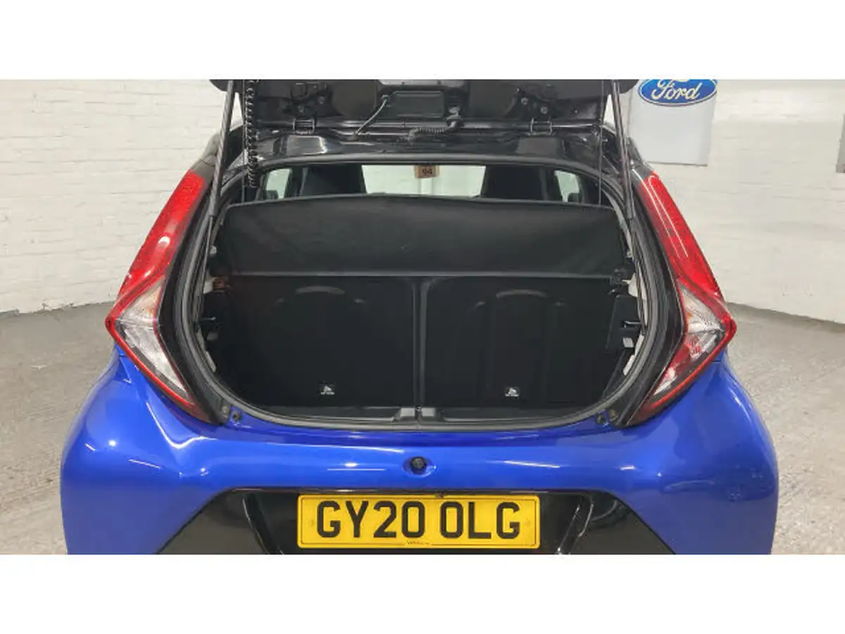 2020-toyota-aygo-10-vvt-i-x-clusiv-blackred-bi-tone-tss-x-shift-big-8