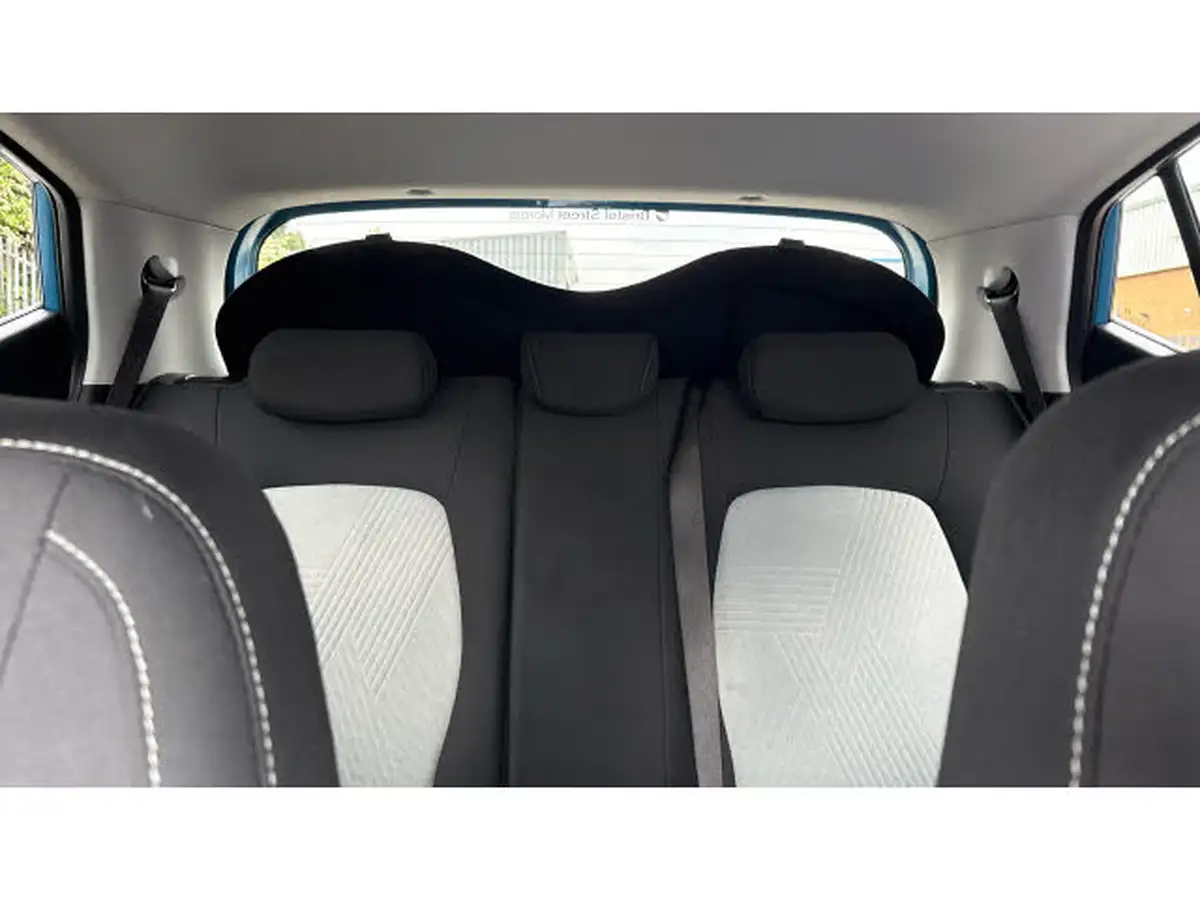 2021-hyundai-i10-10-premium-big-14