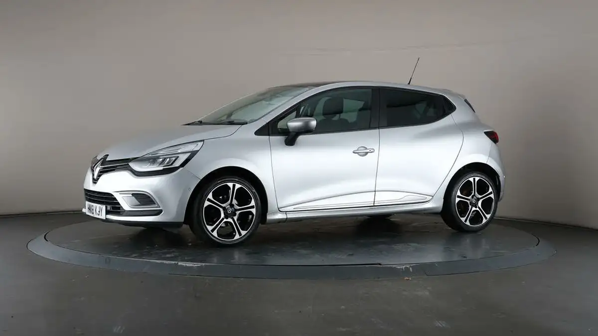 2018-renault-clio-15dci-signature-nav-90bhp-big-40