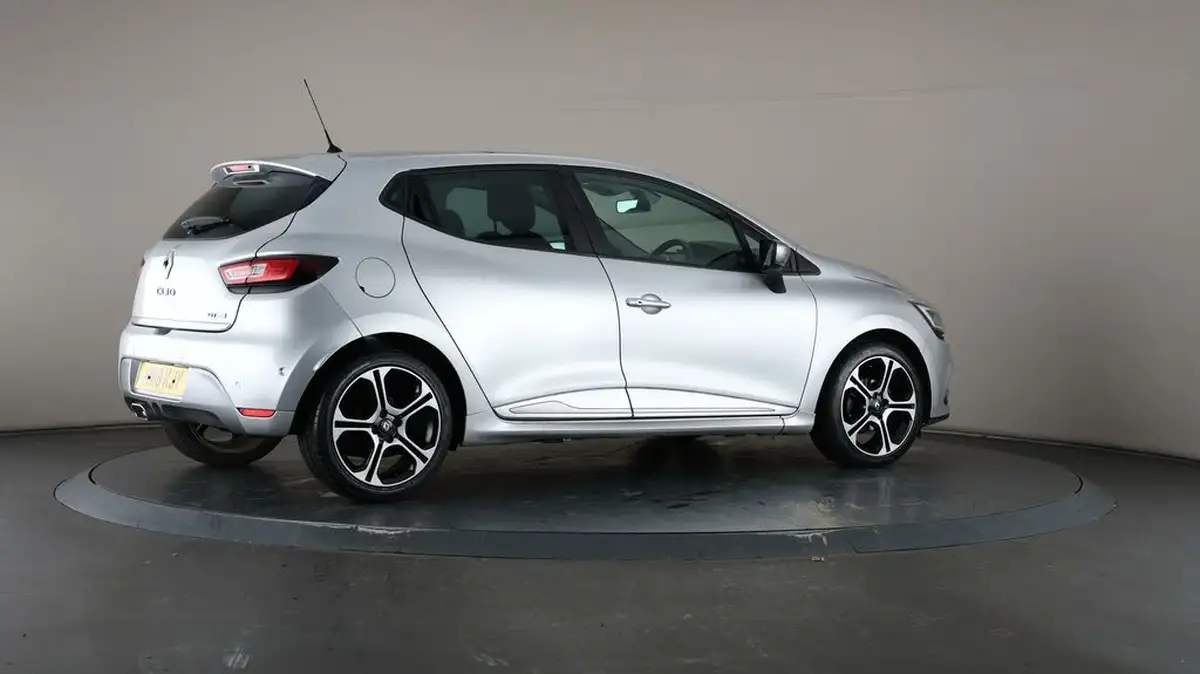 2018-renault-clio-15dci-signature-nav-90bhp-big-64