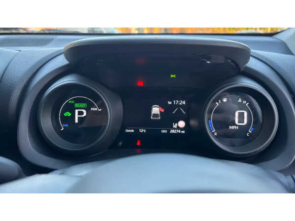 2022-toyota-yaris-15-vvt-i-design-big-36