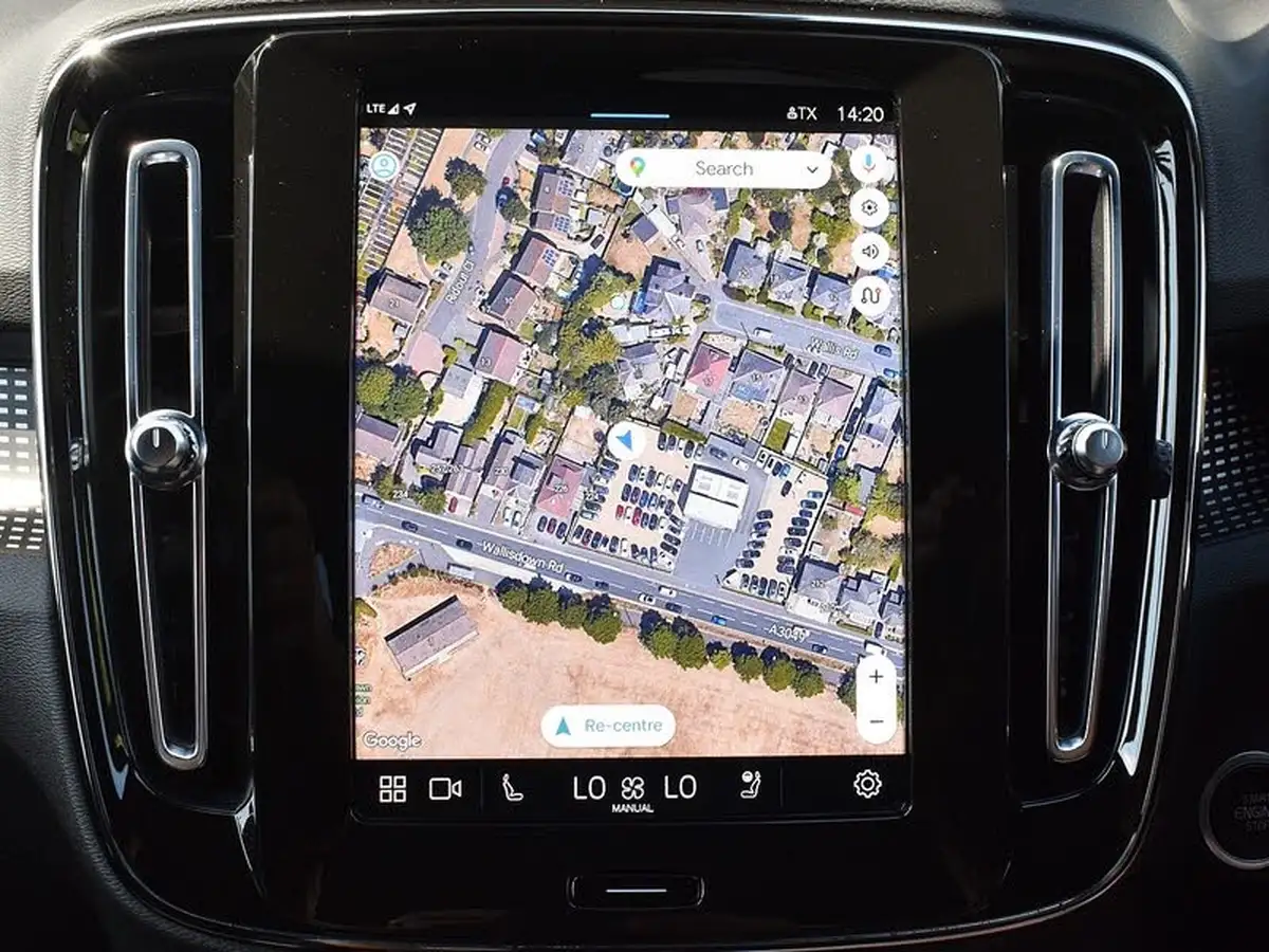 2022-volvo-xc40-20-b4-plus-awd-big-13