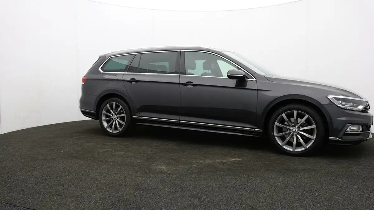 2018-volkswagen-passat-20tdi-r-line-150ps-ss-estate-5d-dsg-big-42