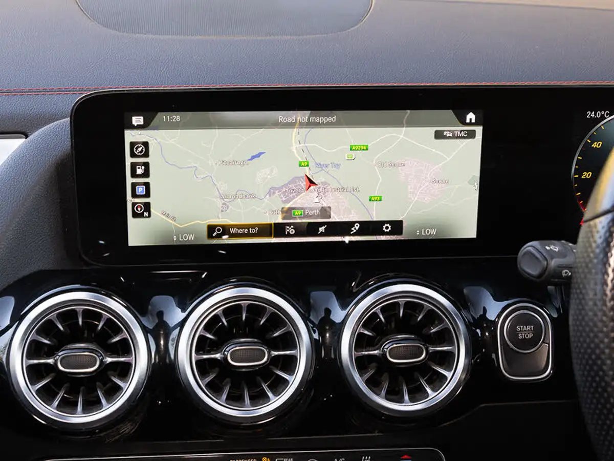 2021-mercedes-benz-eqa-e-eqa-250-amg-line-big-13