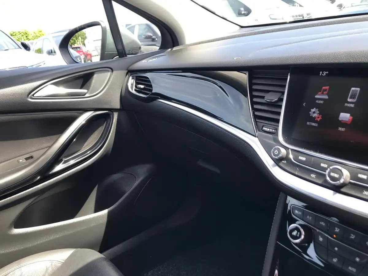 2017-vauxhall-astra-16cdti-elite-nav-110ps-hatchback-big-22