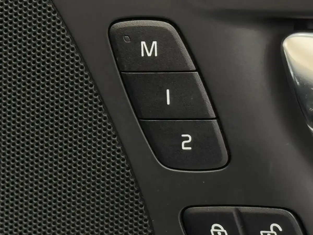 2020-volvo-v60-20td-d4-momentum-plus-geartronic-big-27