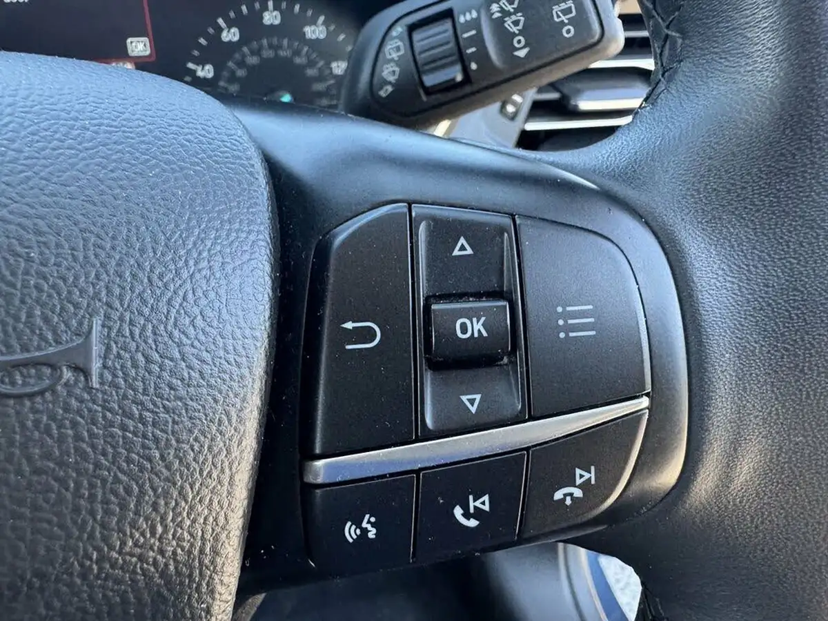 2020-ford-focus-10t-titanium-hatchback-auto-big-52
