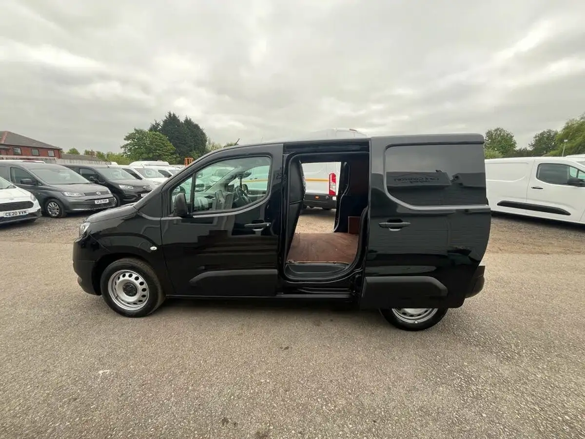 2022-toyota-proace-city-15d-active-big-10
