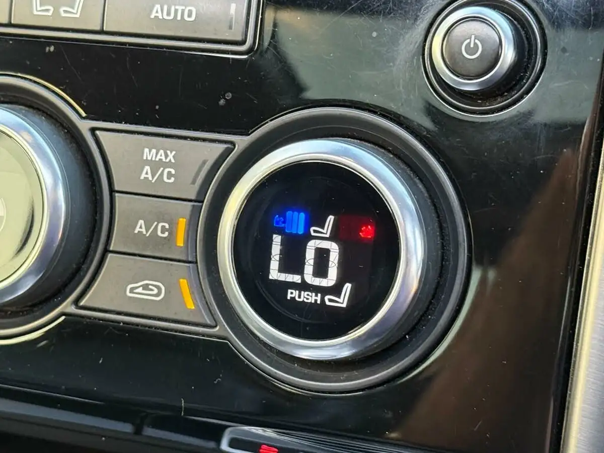 2017-land-rover-discovery-30td6-first-edition-big-33