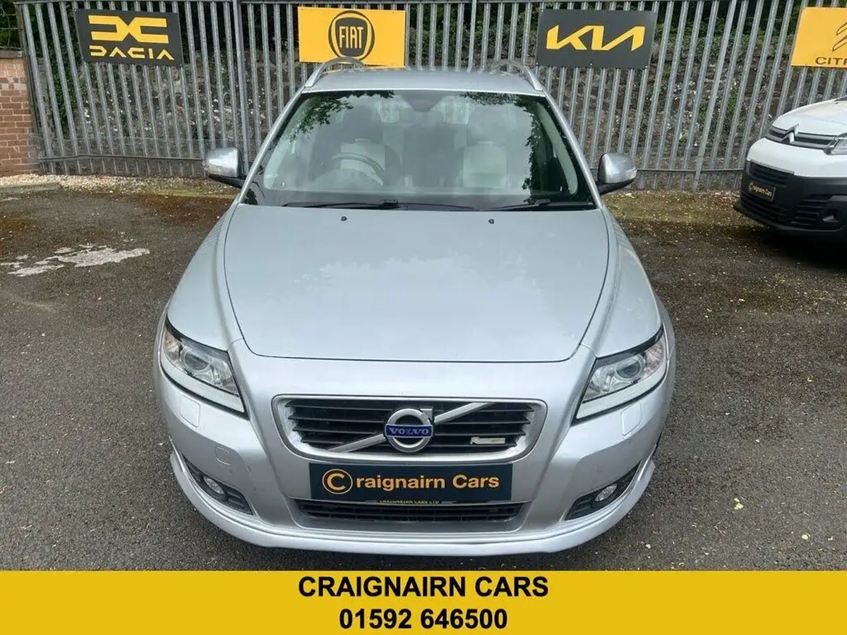 2012-volvo-v50-16td-r-design-115ps-big-16