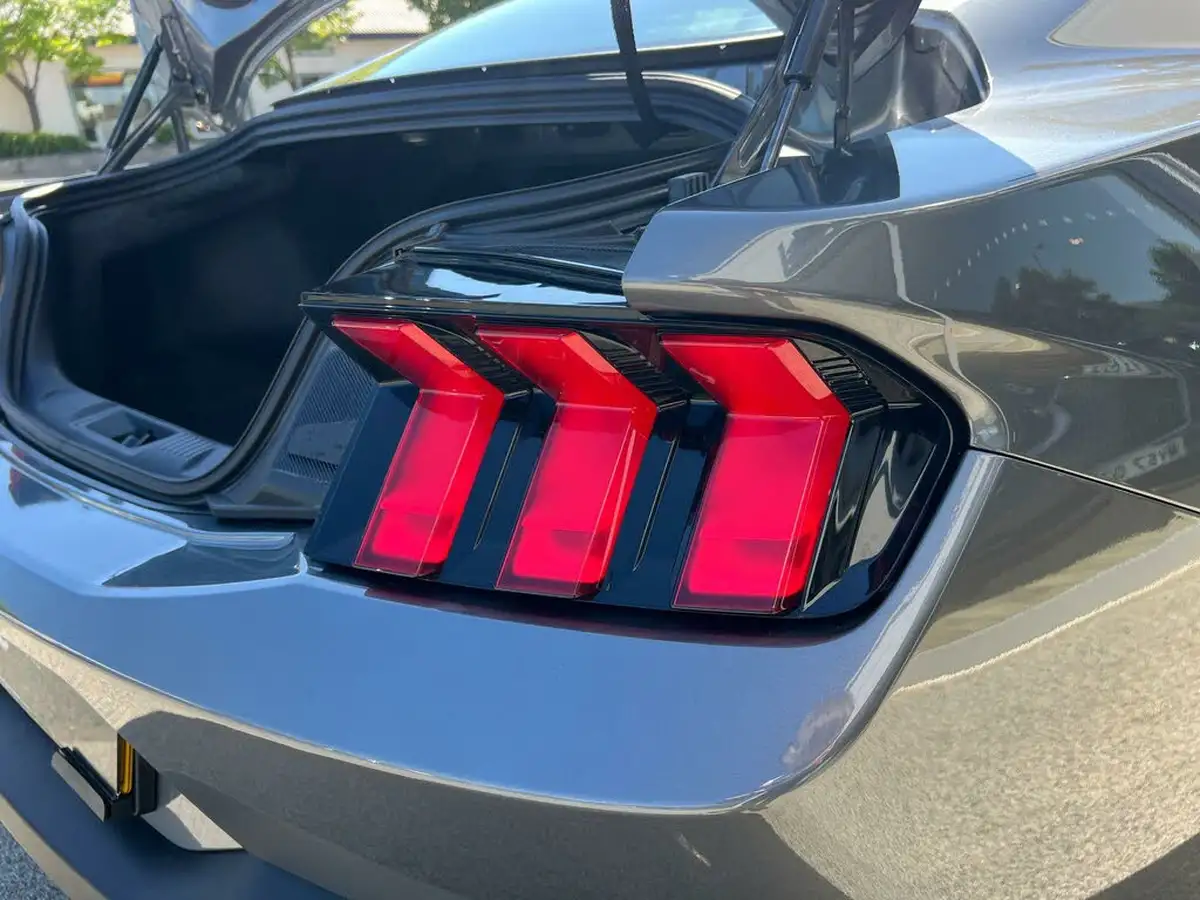 2024-ford-mustang-50-v8-dark-horse-big-75
