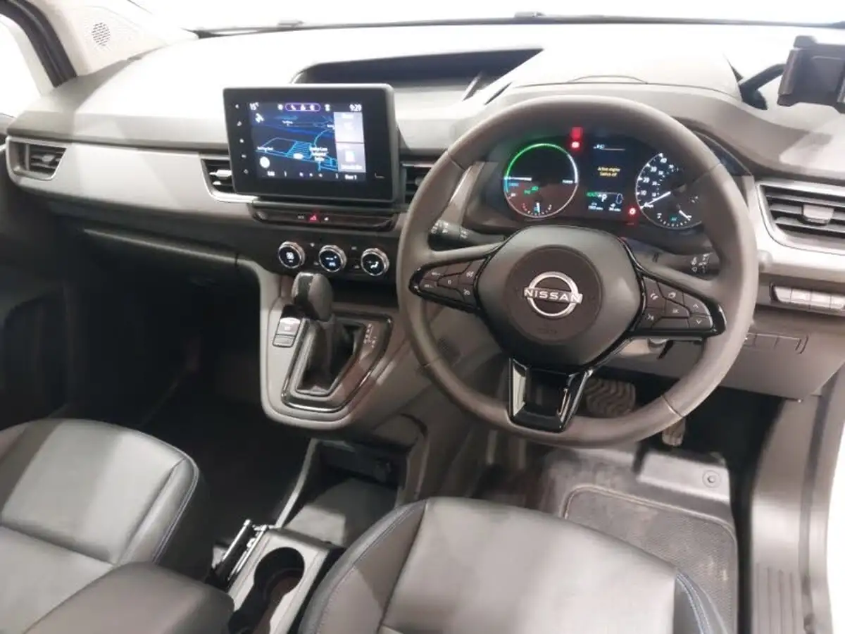 2023-nissan-townstar-e-45kwh-l1-tekna-big-2