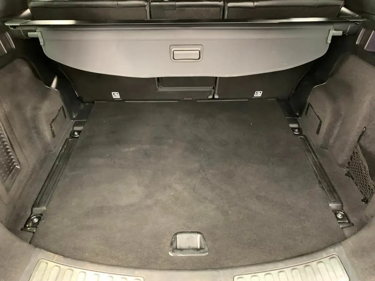 2022-land-rover-discovery-sport-15-p300e-r-dynamic-se-big-38