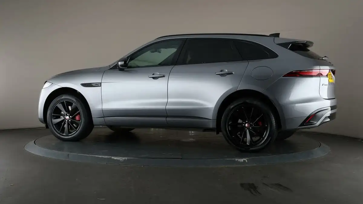 2022-jaguar-f-pace-20-p250-r-dynamic-black-big-77