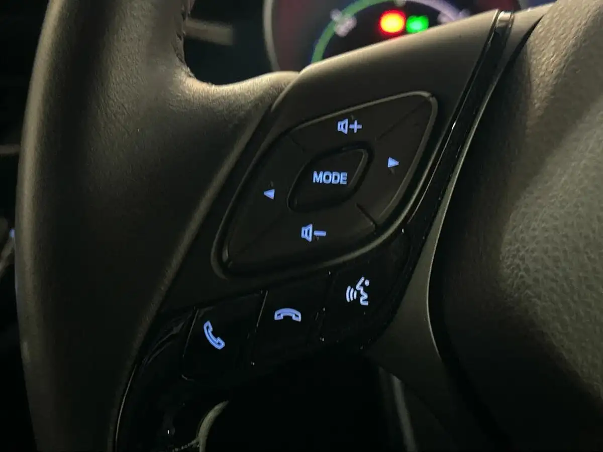 2022-toyota-c-hr-18-vvt-i-design-big-15