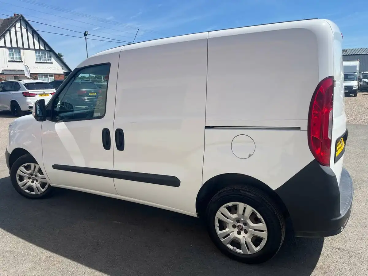 2017-fiat-doblo-cargo-13td-l1h1-sx-big-8