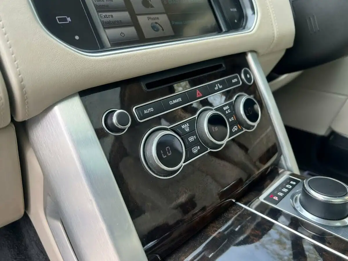 2013-land-rover-range-rover-44-sdv8-autobiography-big-37