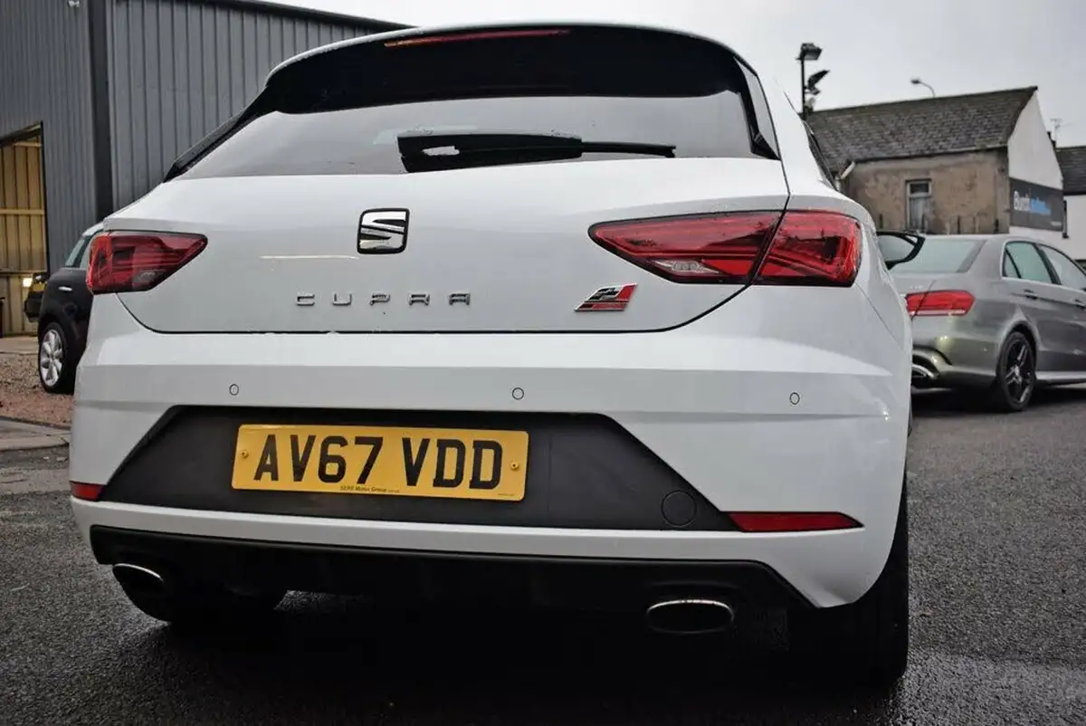 2018-seat-leon-20-tsi-cupra-300-sportcoupe-3d-big-10