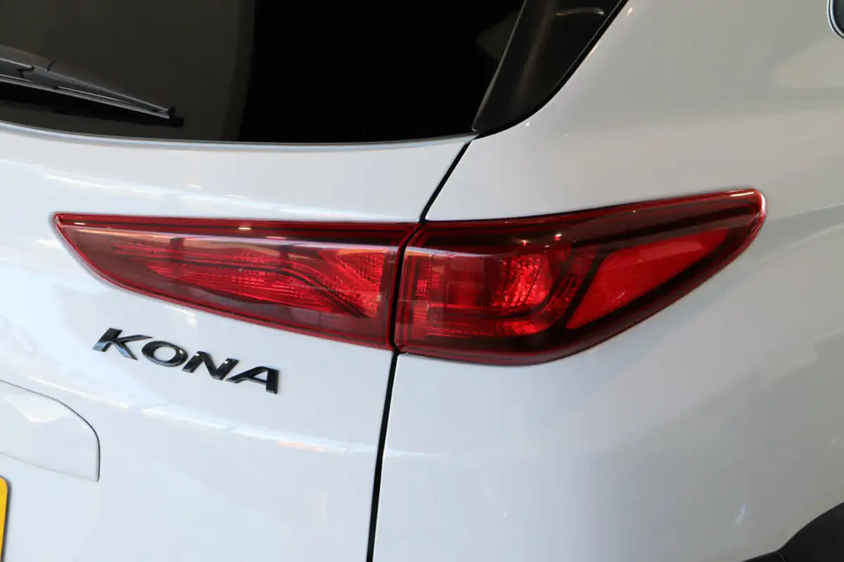 2019-hyundai-kona-10-t-gdi-play-big-76