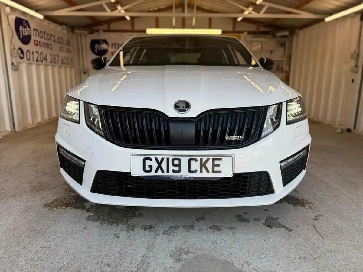 2019-skoda-octavia-20-tsi-vrs-hatchback-big-4