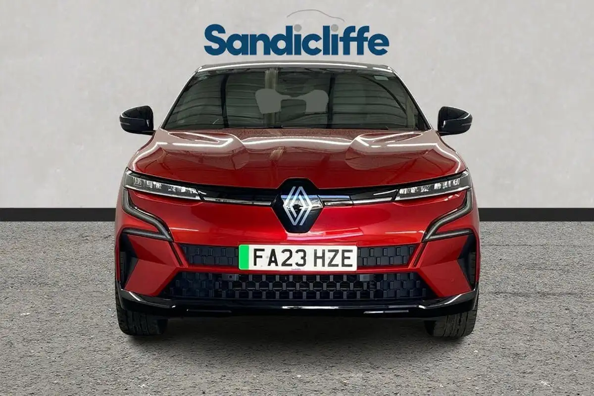 2023-renault-megane-e-tech-e-techno-big-1