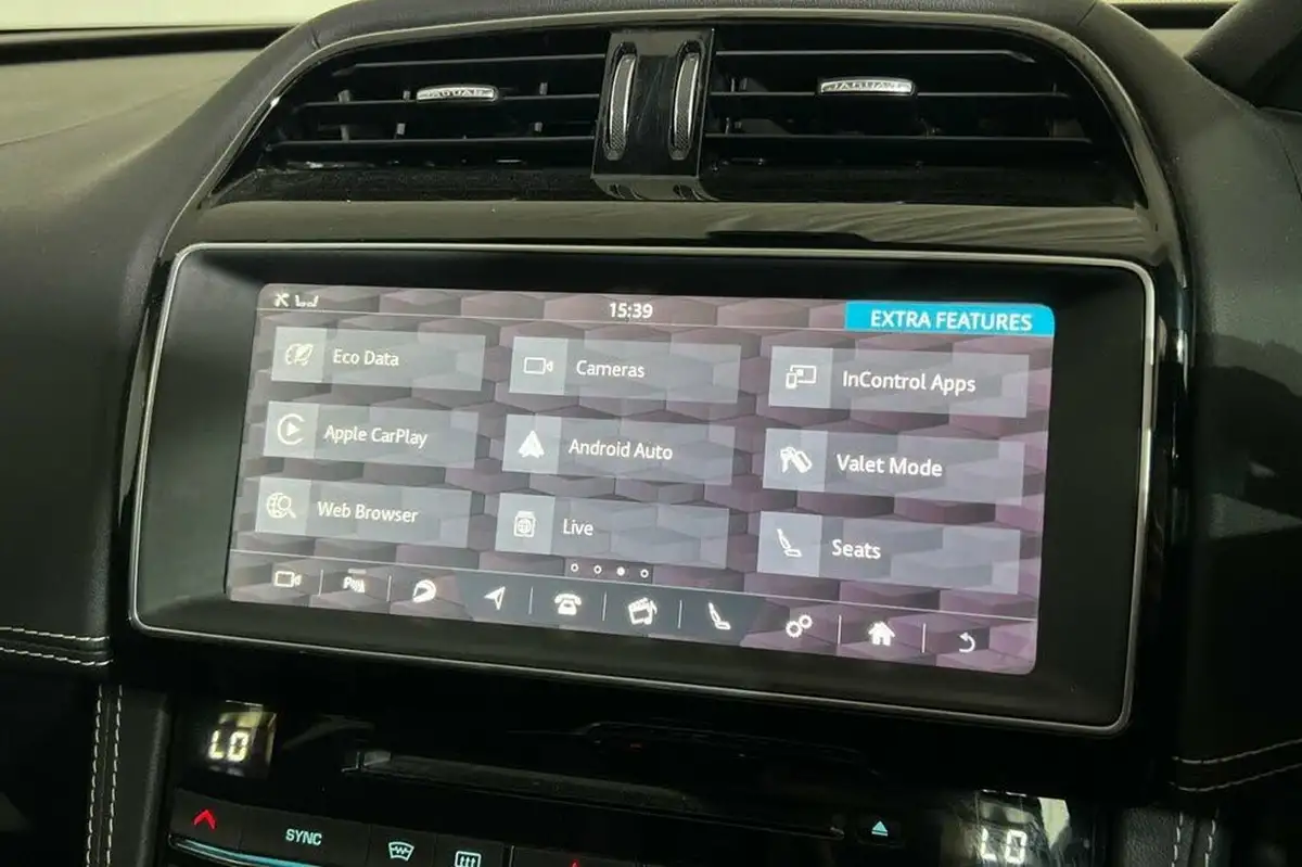 2018-jaguar-f-pace-30td-s-awd-big-15