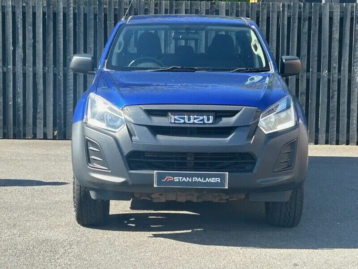 2019-isuzu-d-max-19td-workman-big-2