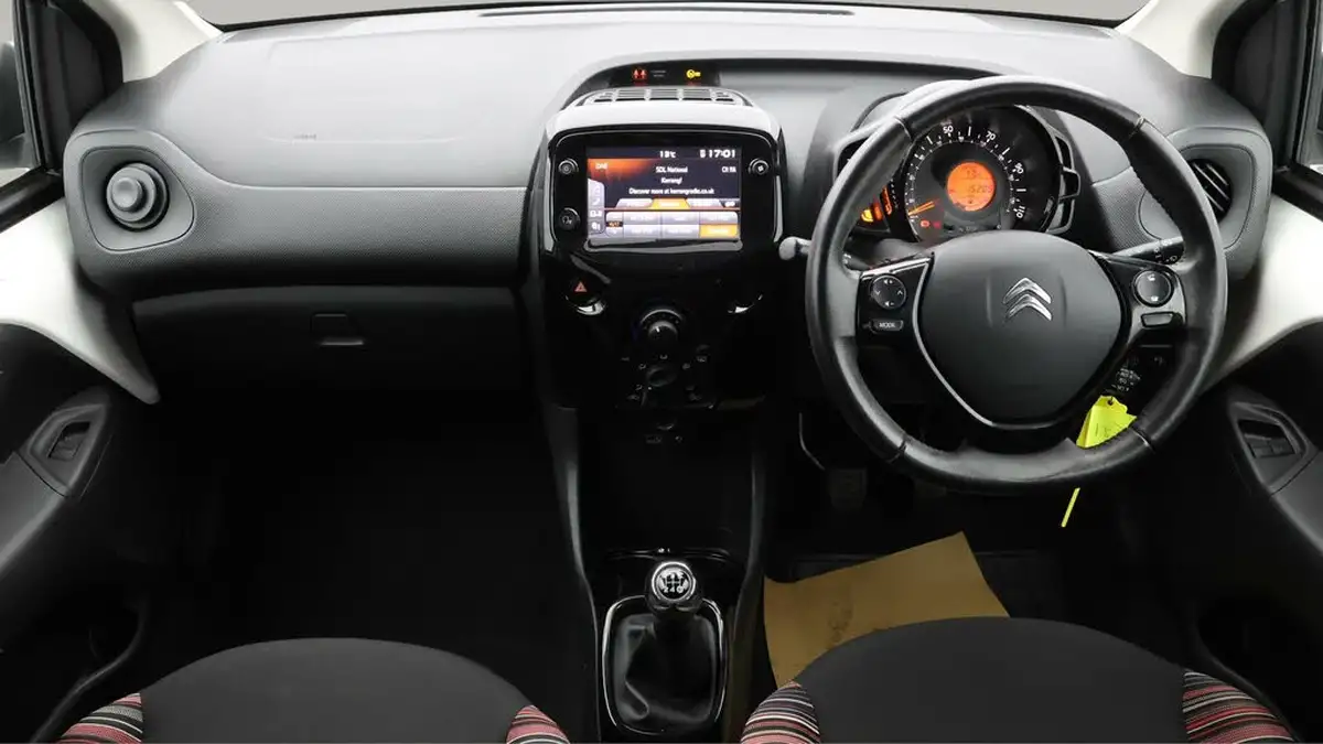 2020-citroen-c1-10-vti-flair-ss-5d-big-12