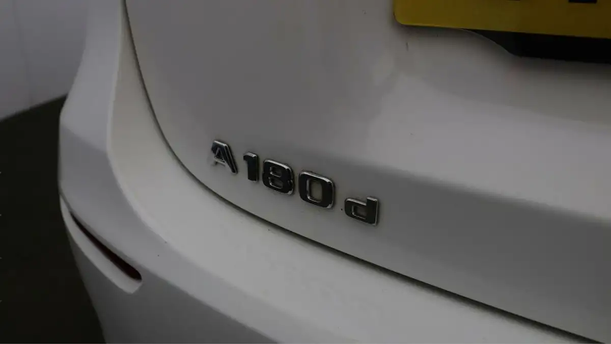 2018-mercedes-benz-a-class-15d-a180d-sport-116ps-executivess-hatchback-5d-7g-dct-big-20
