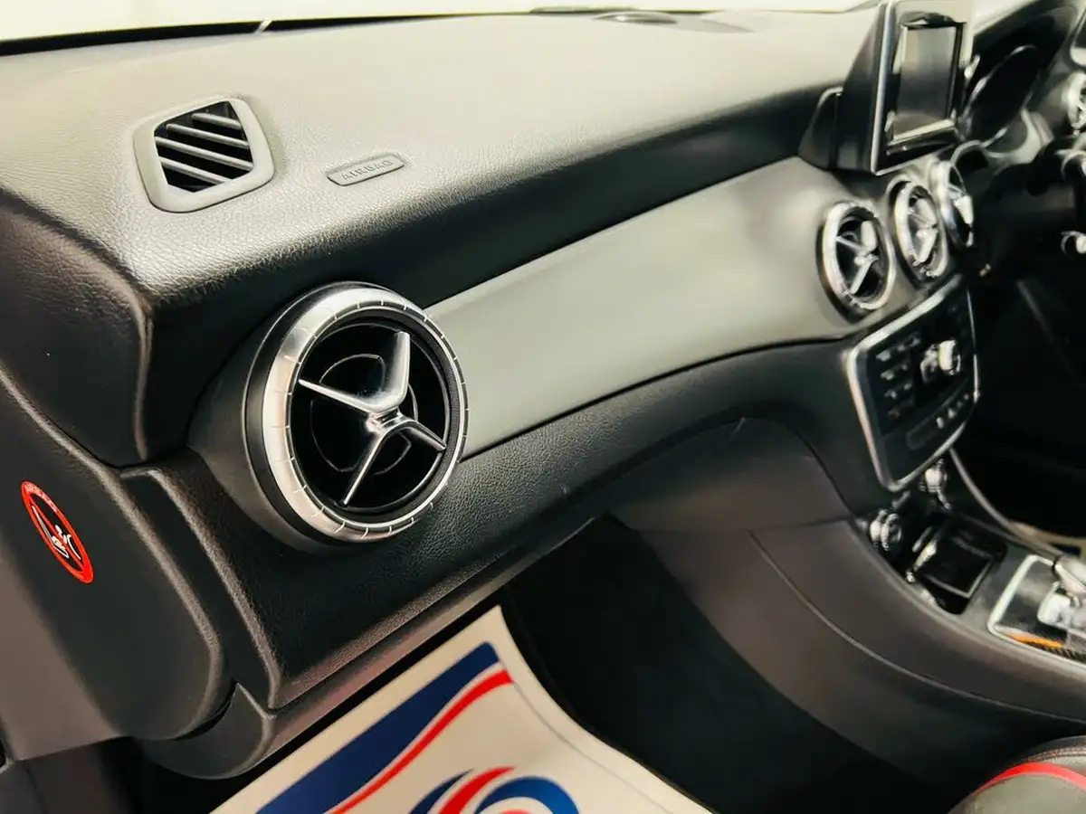 2014-mercedes-benz-cla-20-cla-45-amg-big-13