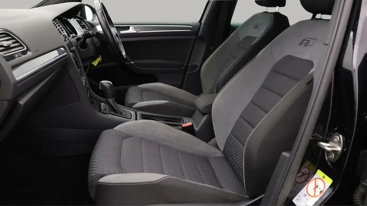 2020-volkswagen-golf-15-tsi-r-line-edition-dsg-big-13