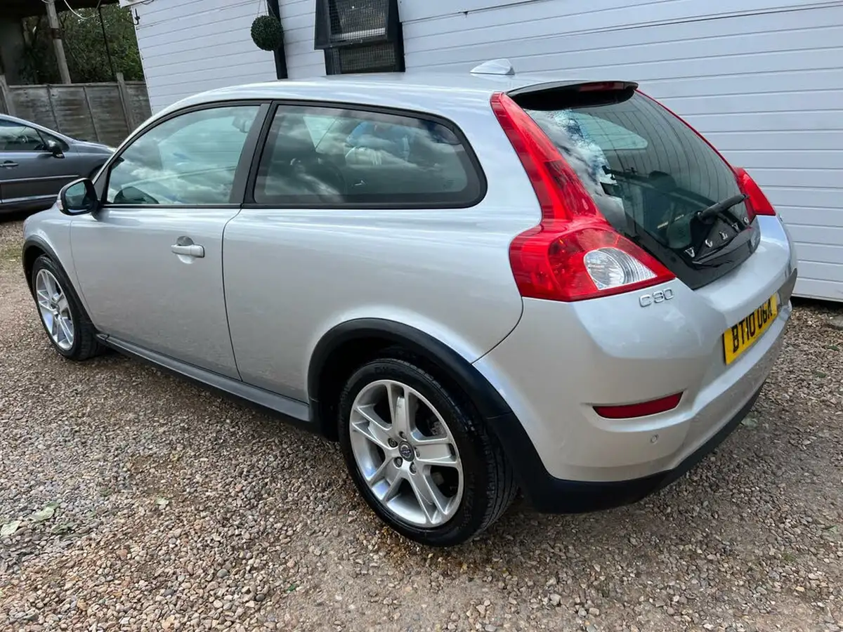 2010-volvo-c30-20td-se-hatchback-3d-powershift-big-5