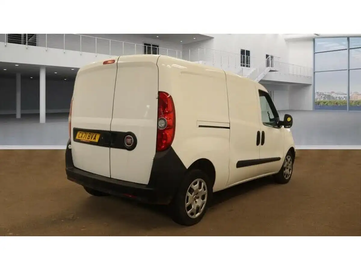 2021-fiat-doblo-cargo-16td-l2h1-maxi-tecnico-105bhpeu6dt-panel-van-big-4