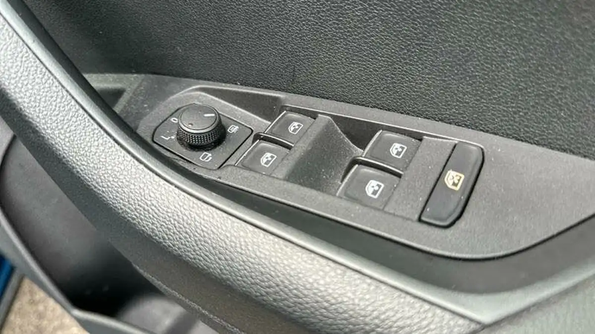 2019-skoda-karoq-15-tsi-se-l-dsg-big-19