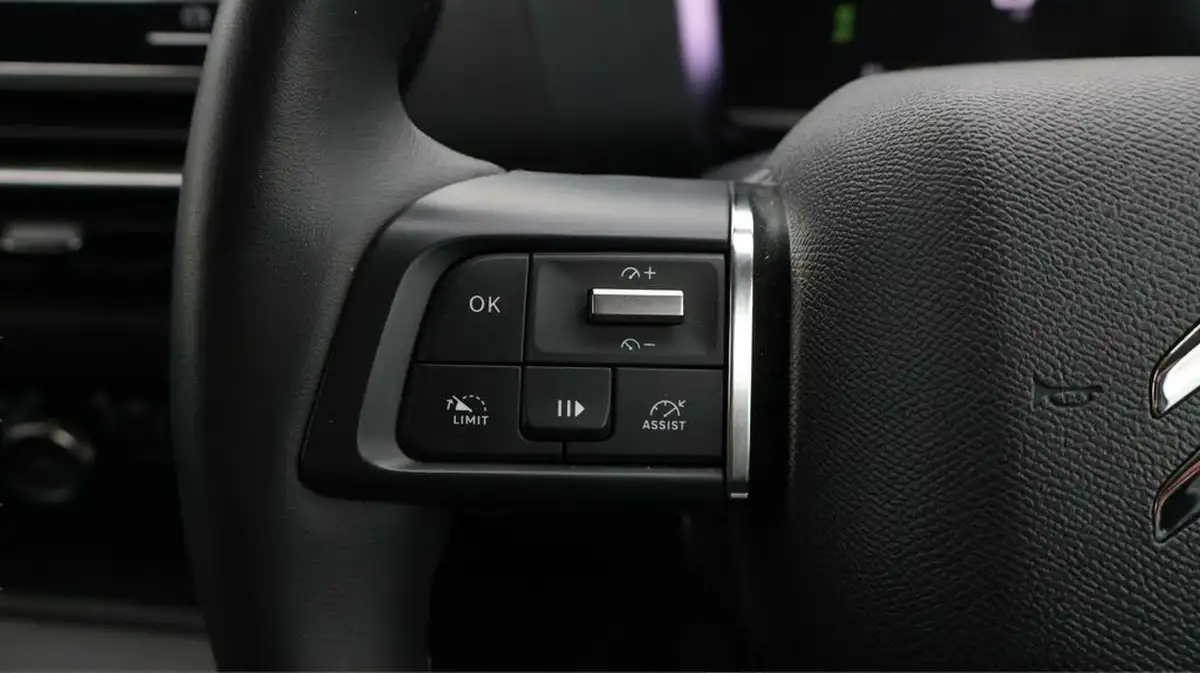 2023-citroen-c4-12-puretech-c-series-edition-big-24