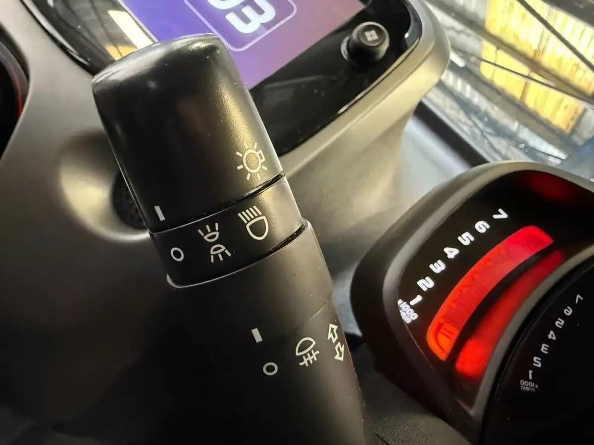 2021-toyota-aygo-10-vvt-i-x-play-tss-x-shift-big-21