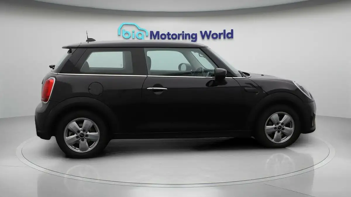 2021-mini-cooper-15-cooper-classic-hatchback-3d-auto-big-8