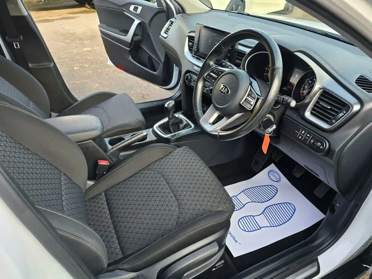 2020-kia-xceed-10-t-gdi-2-big-41