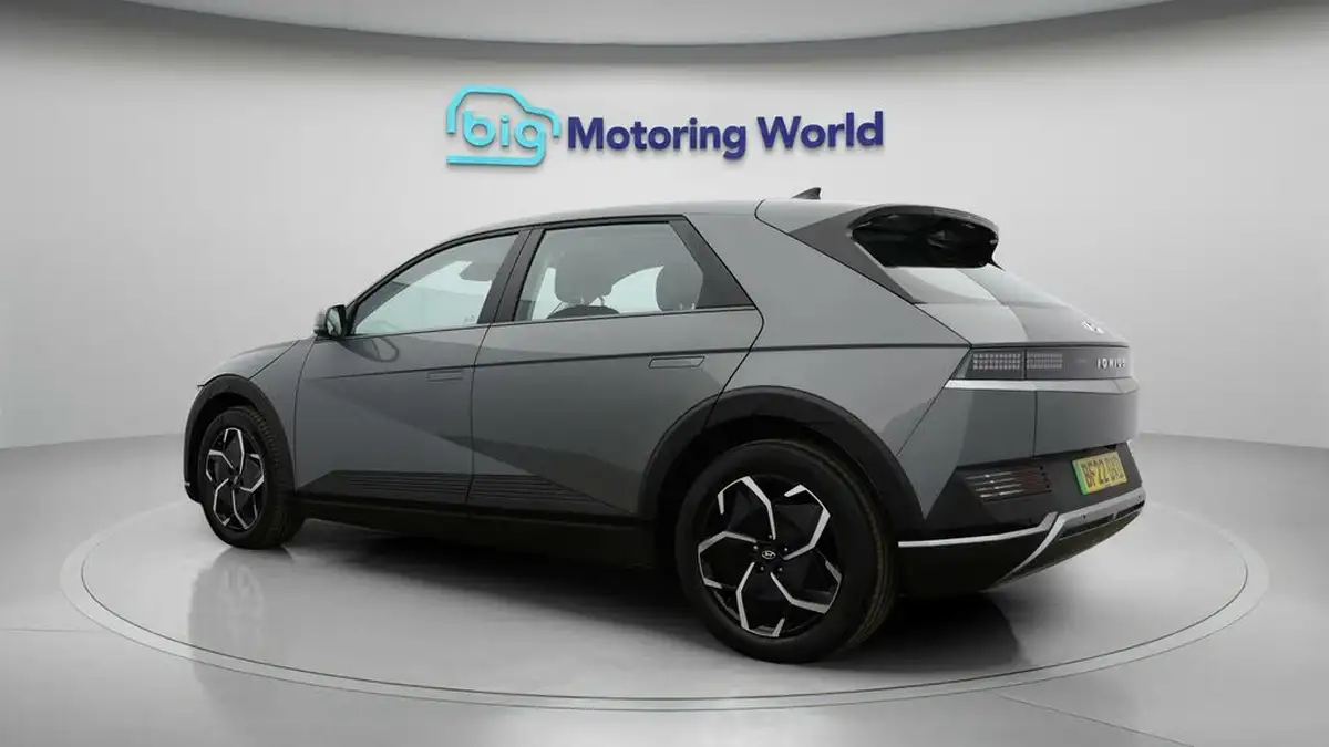 2022-hyundai-ioniq-5-e-se-connect-big-4