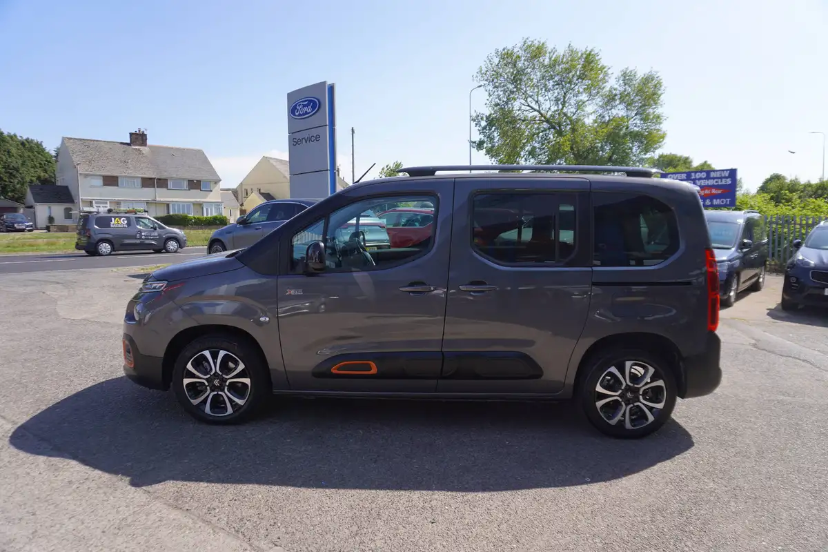 2023-citroen-berlingo-e-flair-xtr-m-size-big-16