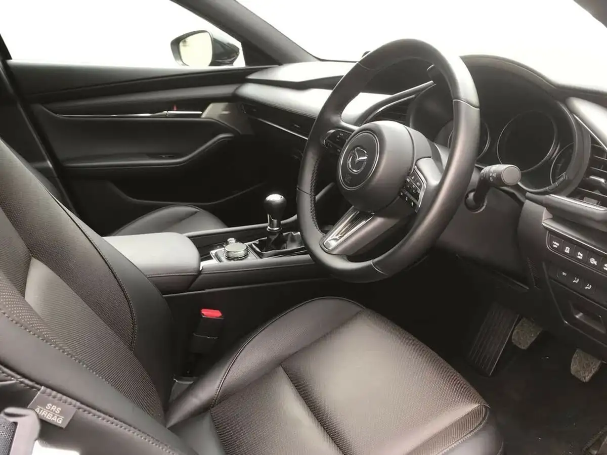 2025-mazda-mazda3-20-e-skyactiv-x-takumi-big-14