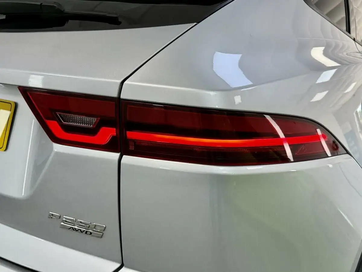 2019-jaguar-e-pace-20-i4-r-dynamic-hse-249ps-big-10