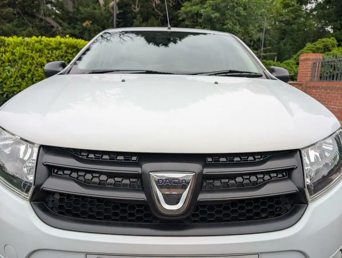 2014-dacia-sandero-12-ambiance-big-46