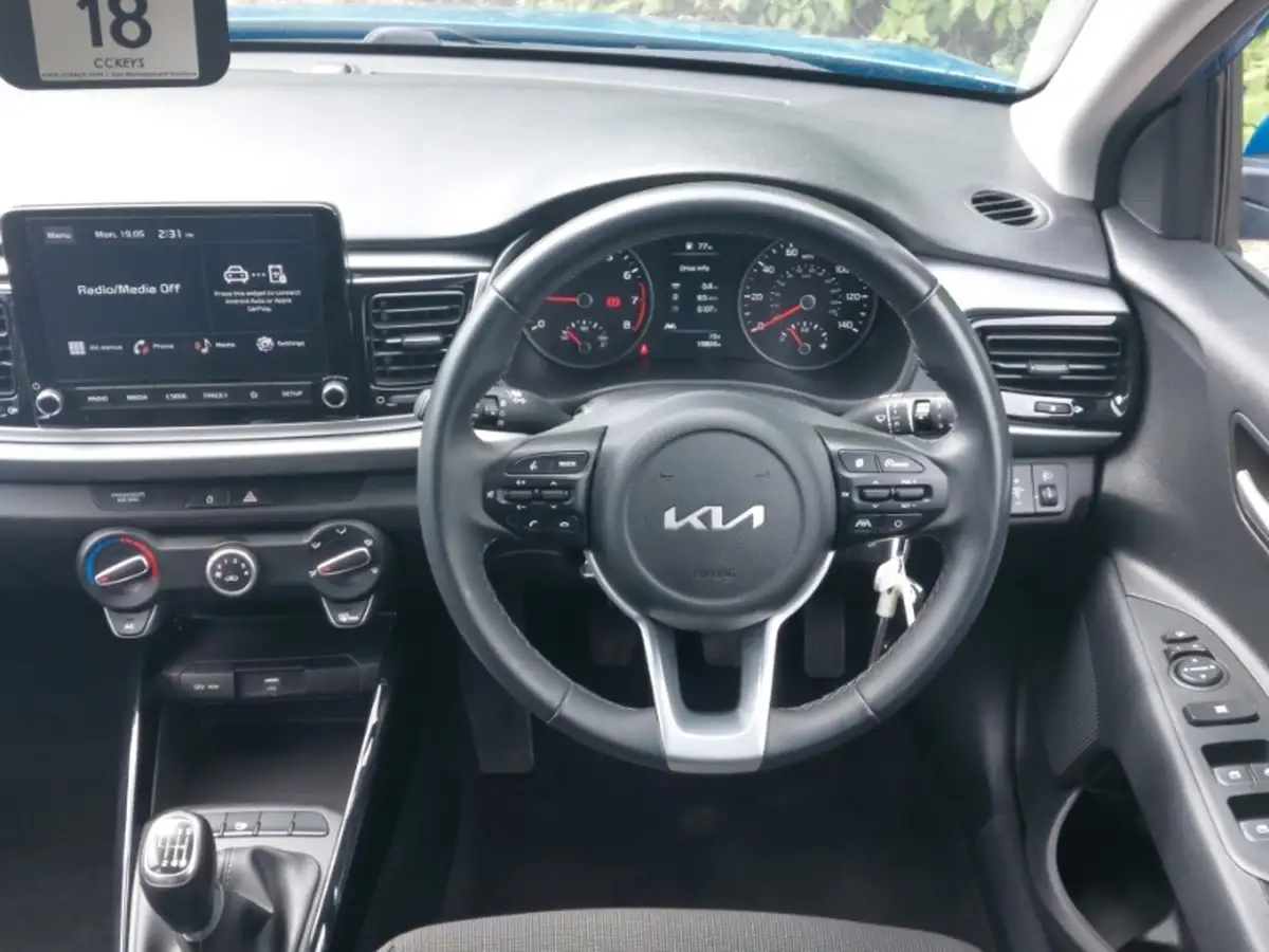 2022-kia-rio-10-t-gdi-2-big-6