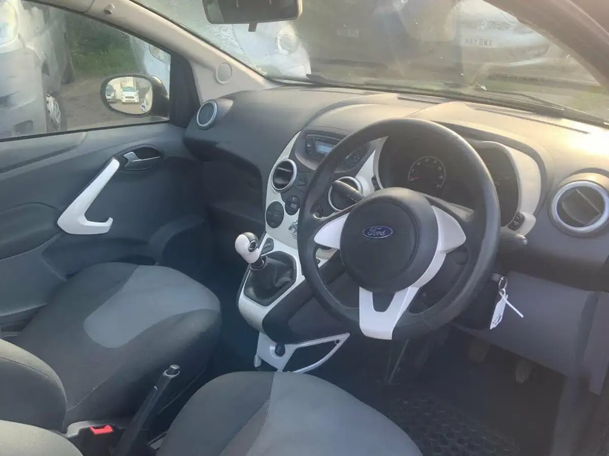 2012-ford-ka-12-titanium-69ps-big-49