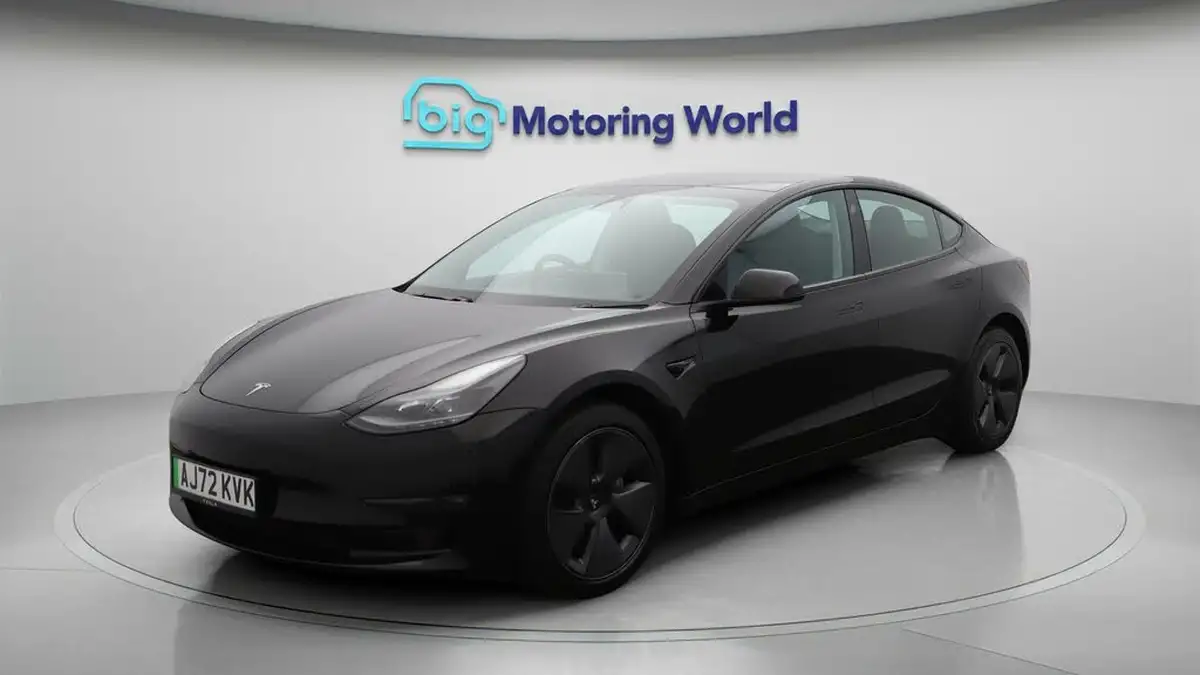 2022-tesla-model-3-e-long-range-big-3